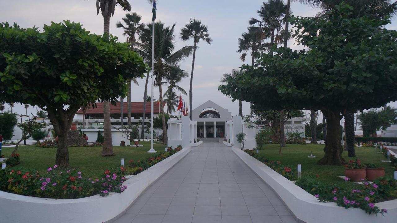 Sunbeach Hotel & Resort Bakau Eksteriør billede